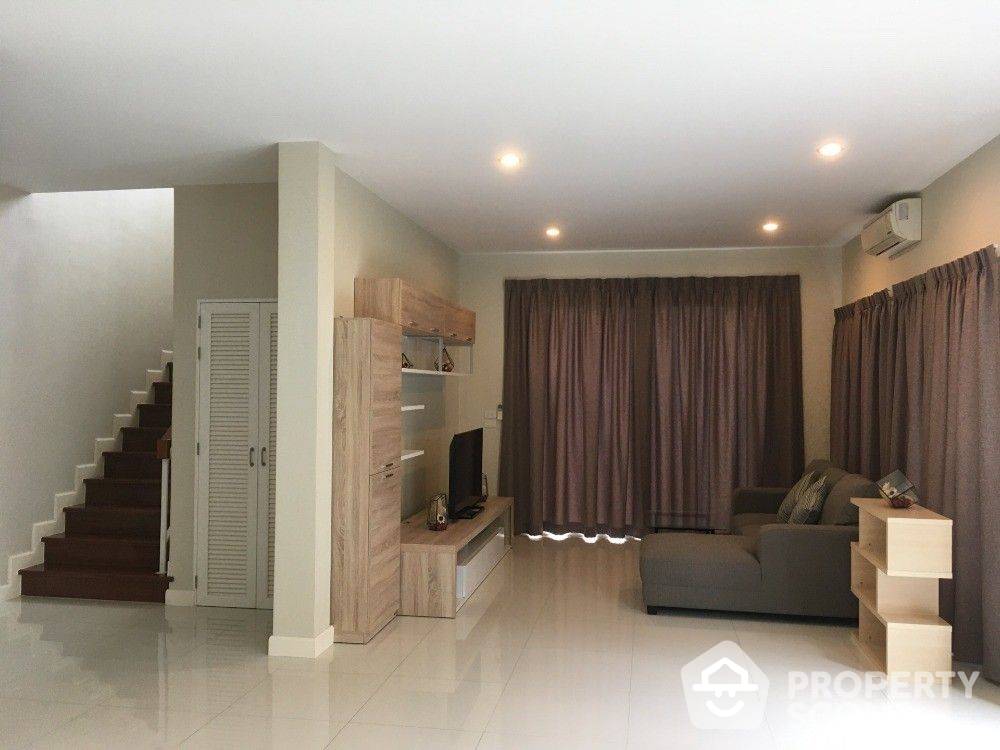 บ้าน 4 นอน ห้องใหญ่
