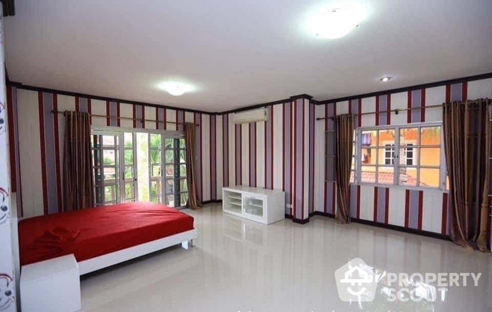 บ้าน 5 นอน ห้องใหญ่