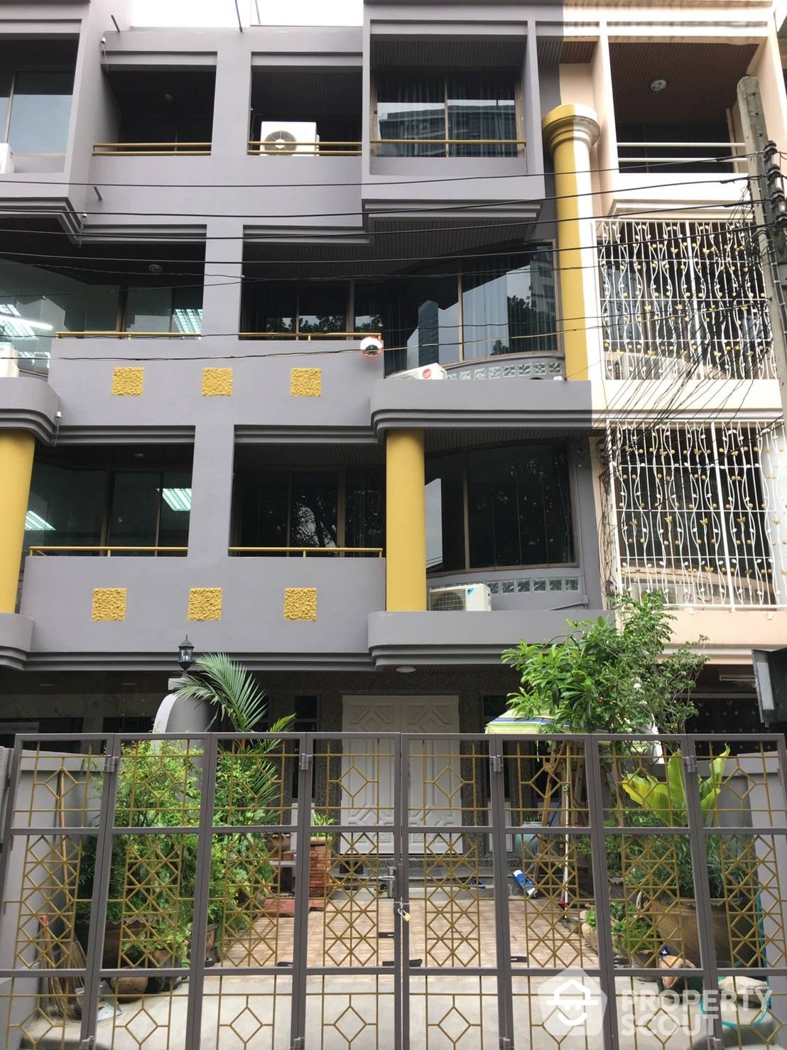 ทาวน์เฮาท์ 5 นอน