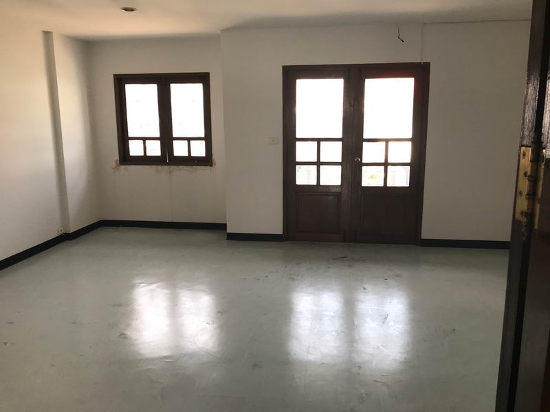 For Rent Bangkok Office Sukhumvit BTS On Nut Watthana BRE16625