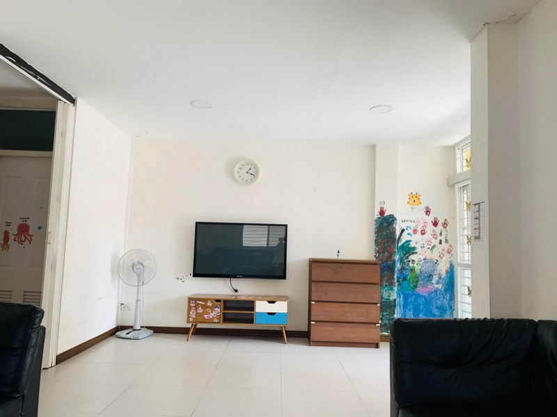 For Sale and Rent Bangkok Town House Ratchadaphisek MRT Huai Khwang Huai Khwang BRE16049