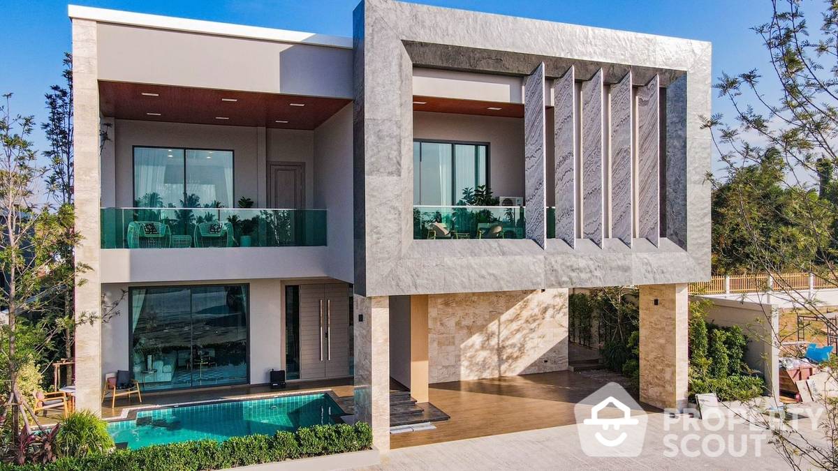 Modern 3-BR House at Madcha Nirvana Pattaya