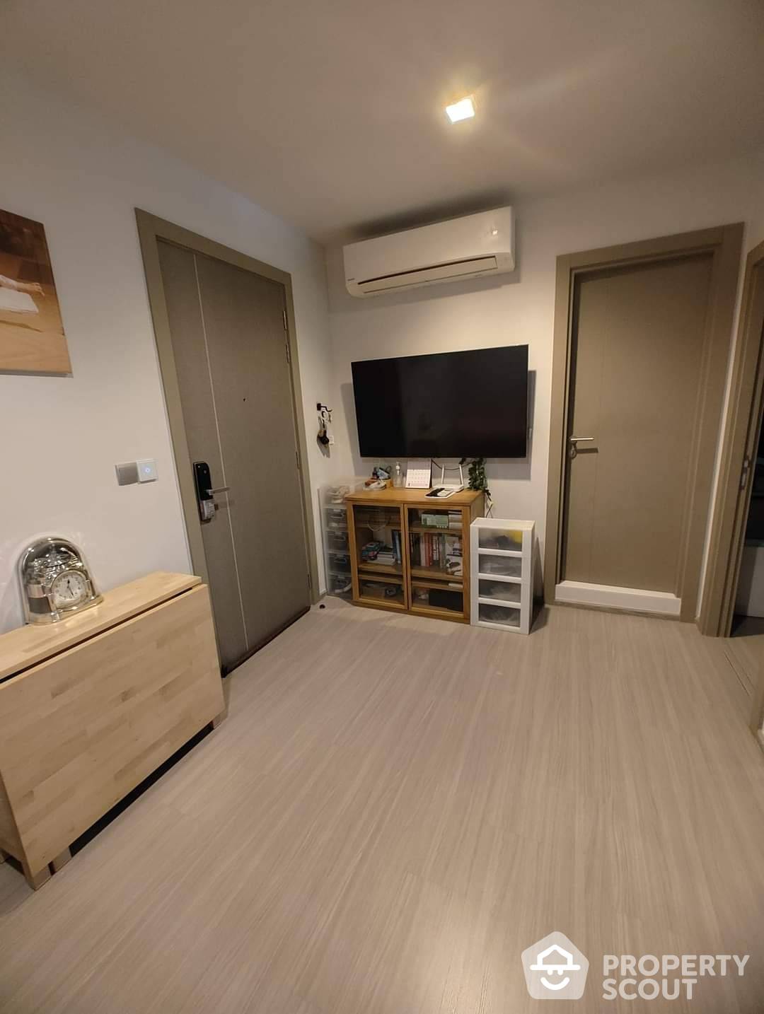 Modern 1-BR Condo at Life Asoke - Rama 9