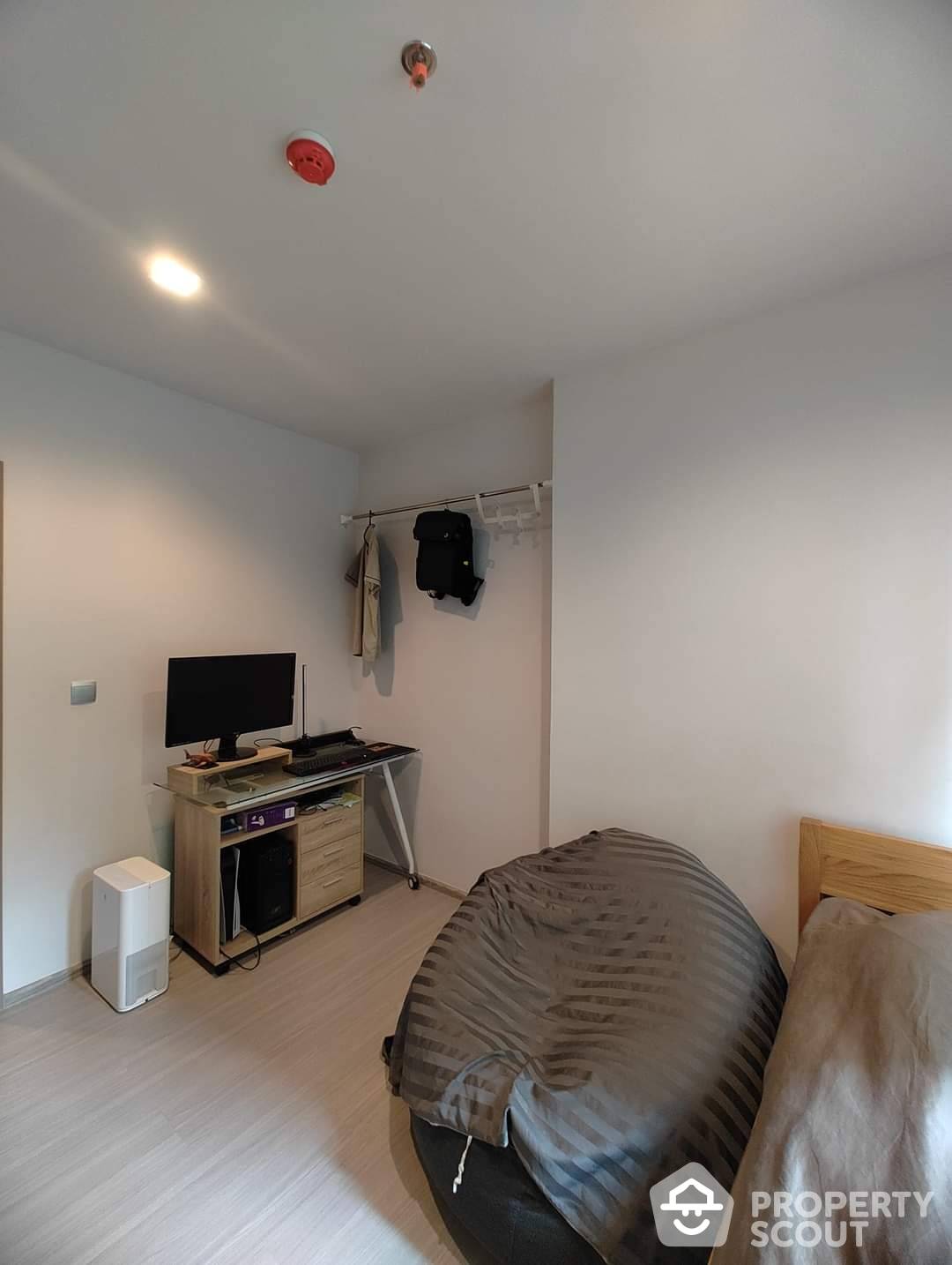 Modern 1-BR Condo at Life Asoke - Rama 9
