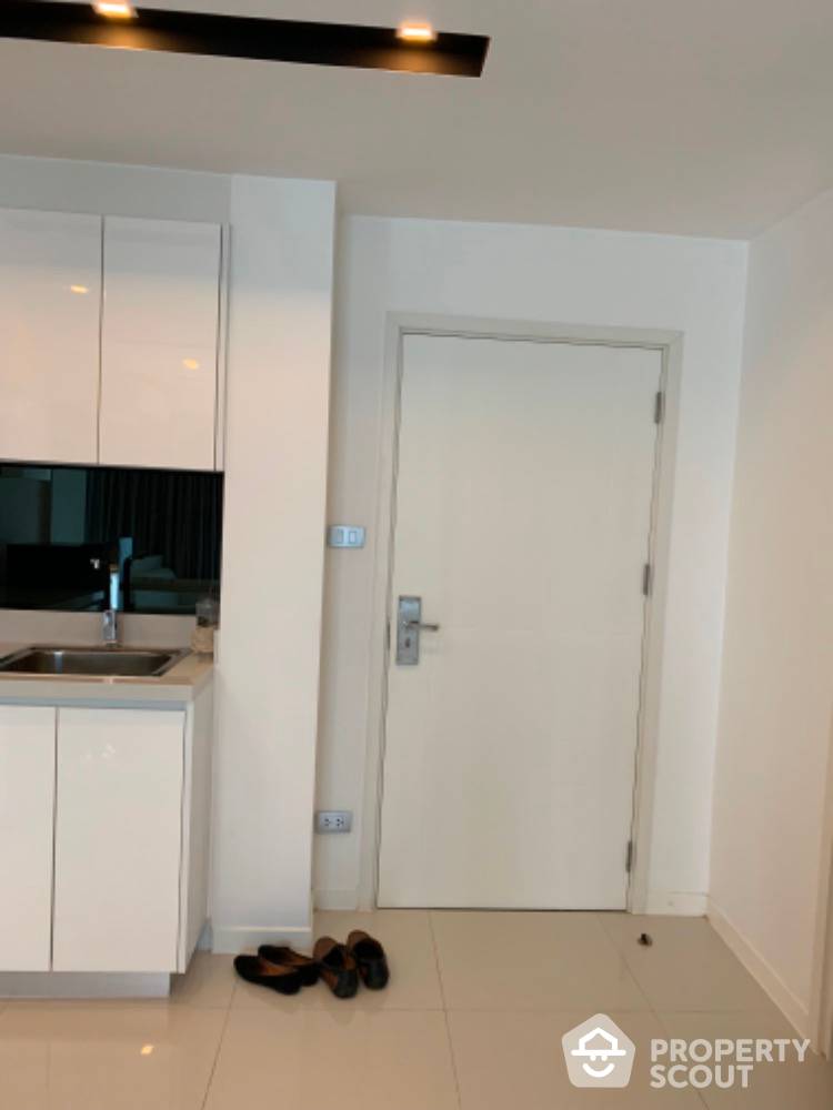 Contemporary 1-BR Condo at City Center Resident Condo