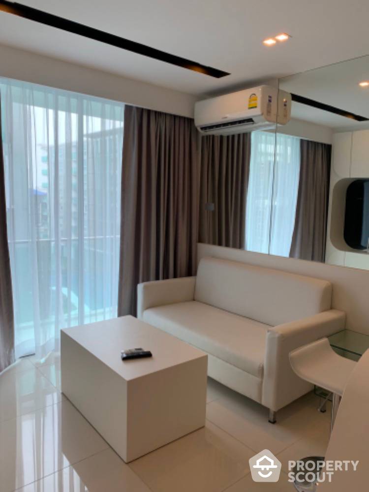 Contemporary 1-BR Condo at City Center Resident Condo