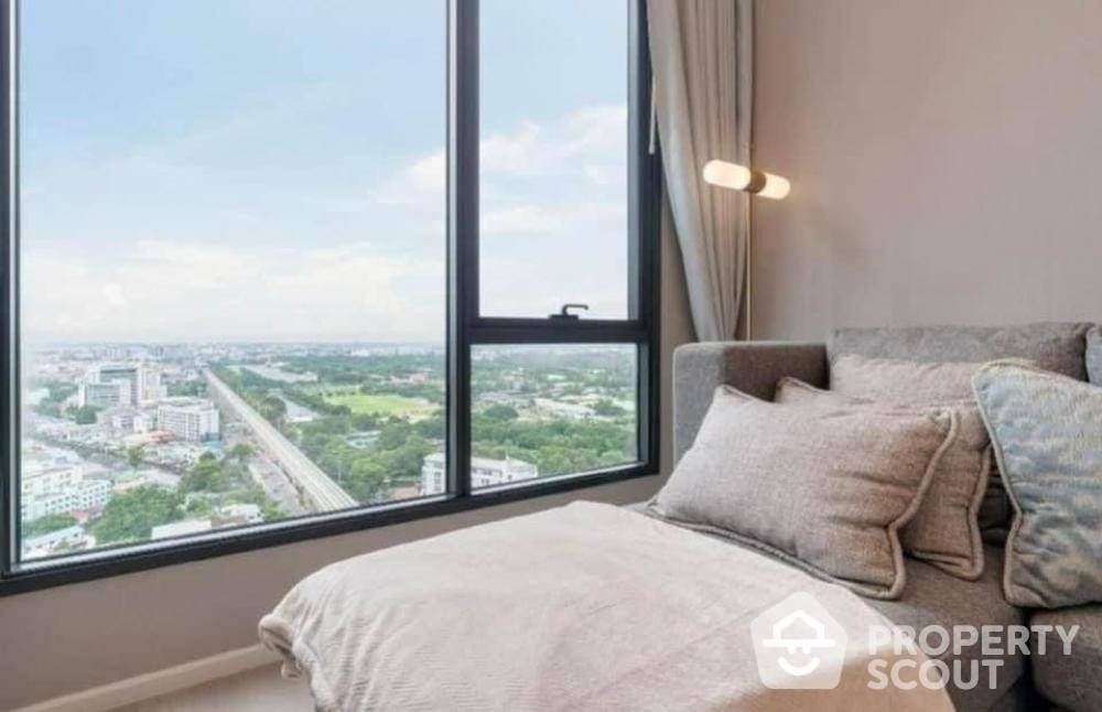 Spectacular High Rise 2-BR Condo at Ciela Sripatum