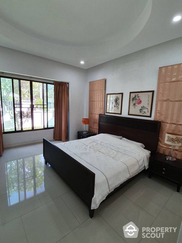 Novel 4-BR House at Siam Place Village
