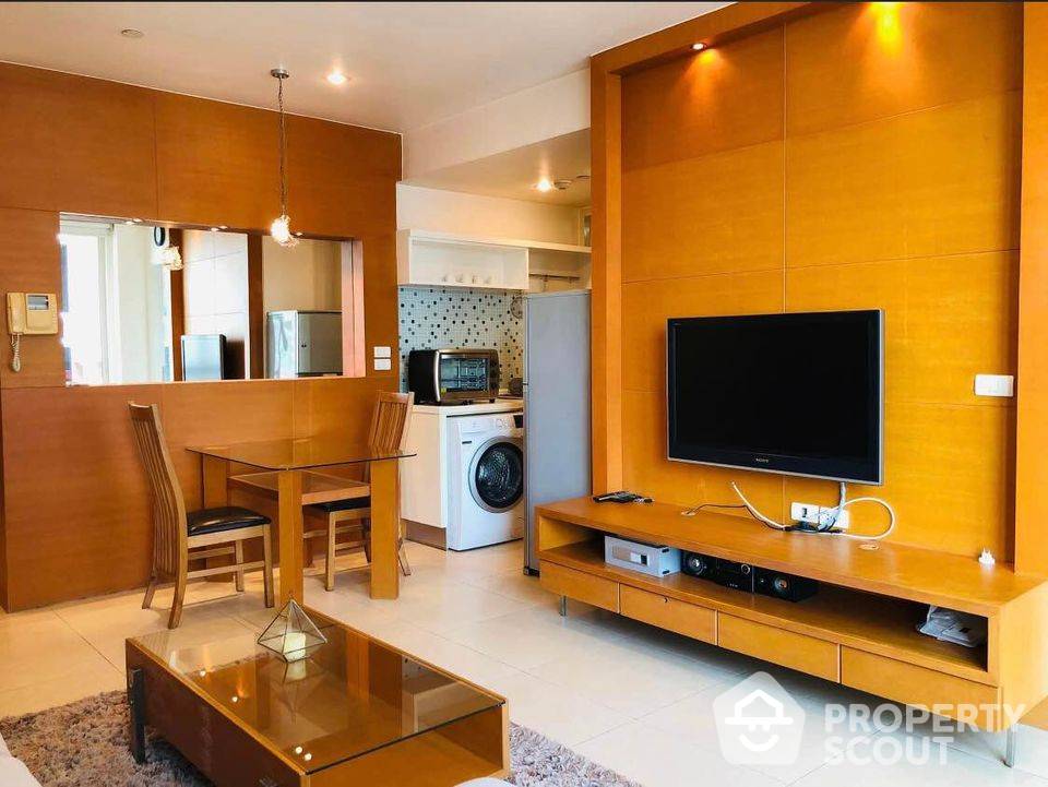 Spectacular High Rise 1-BR Condo at Manhattan Chidlom
