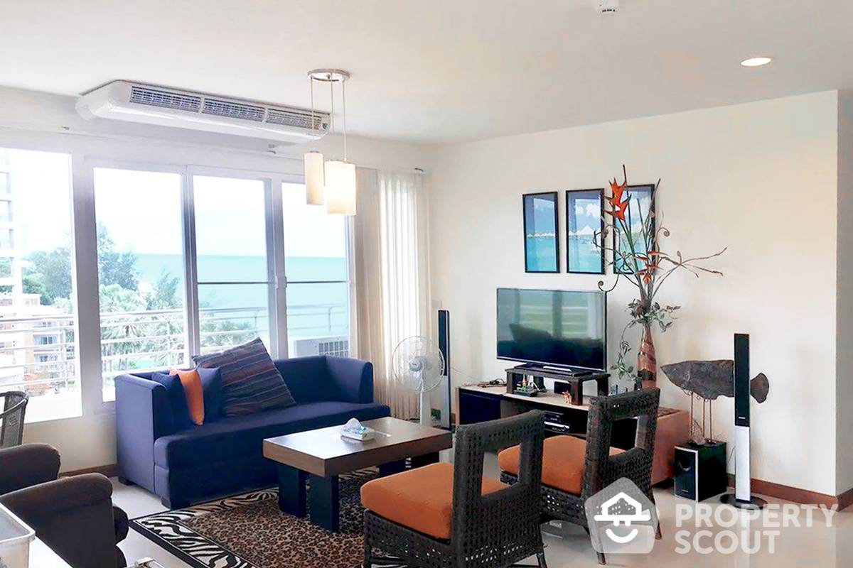 Spacious 2-BR Condo at Baan Hansa Condo
