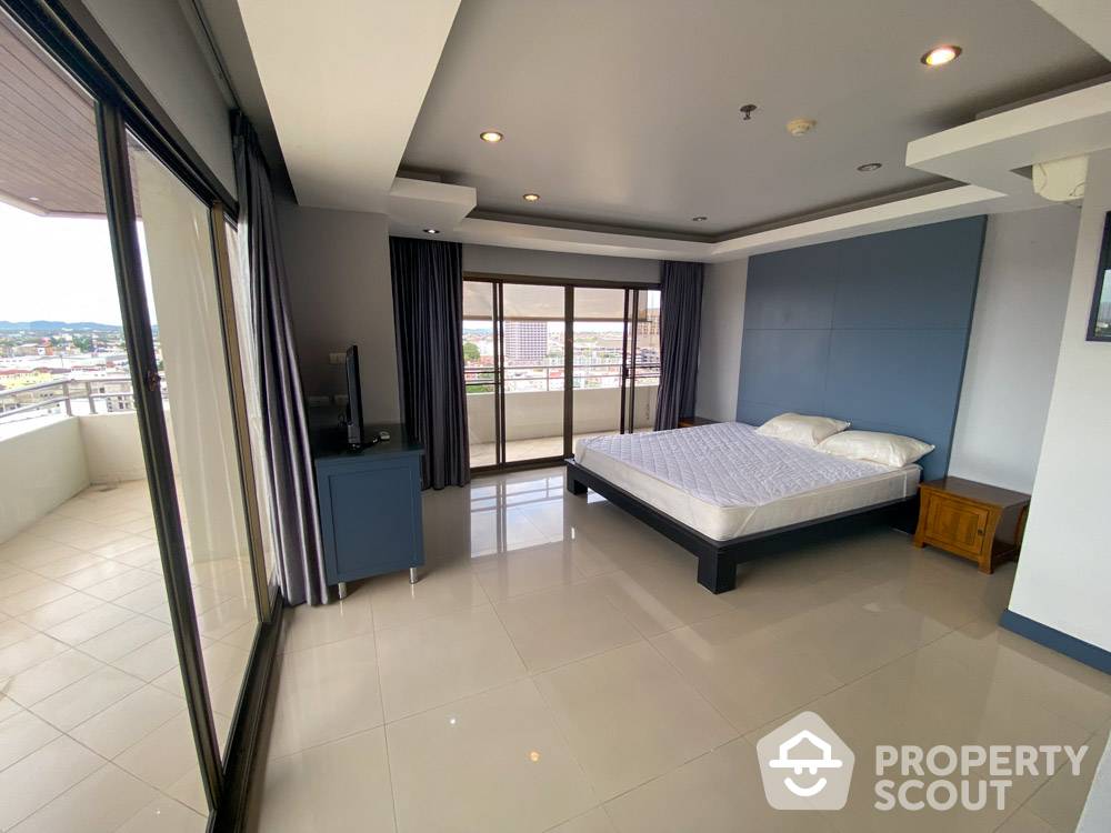 Amazing High Rise 2-BR Condo at Pkcp Tower