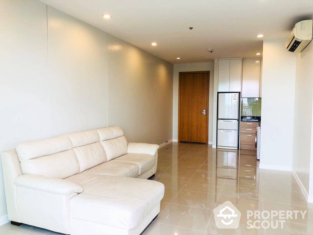 Amazing High Rise 2-BR Condo at Circle Condominium