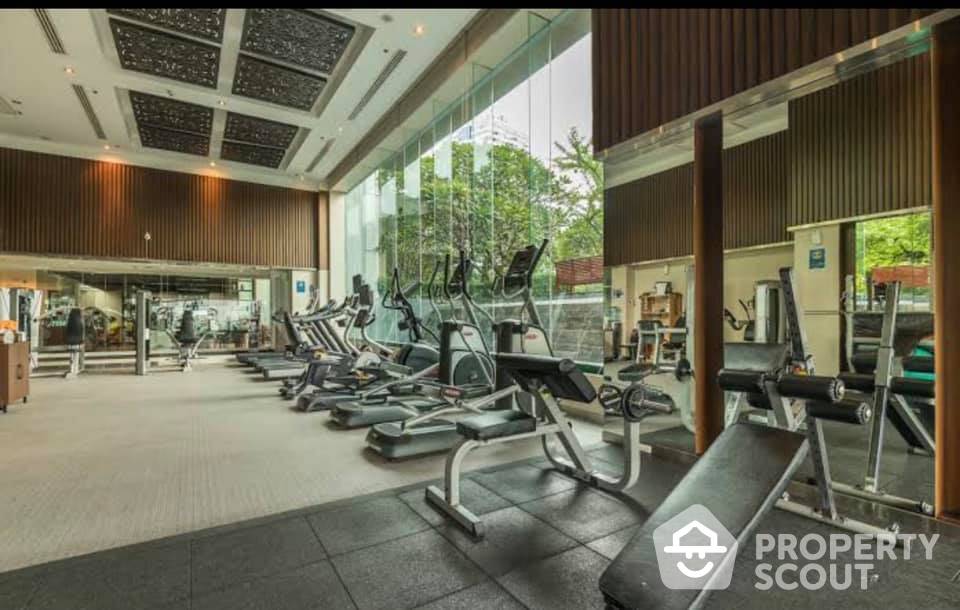 2-BR Condo at Circle Condominium