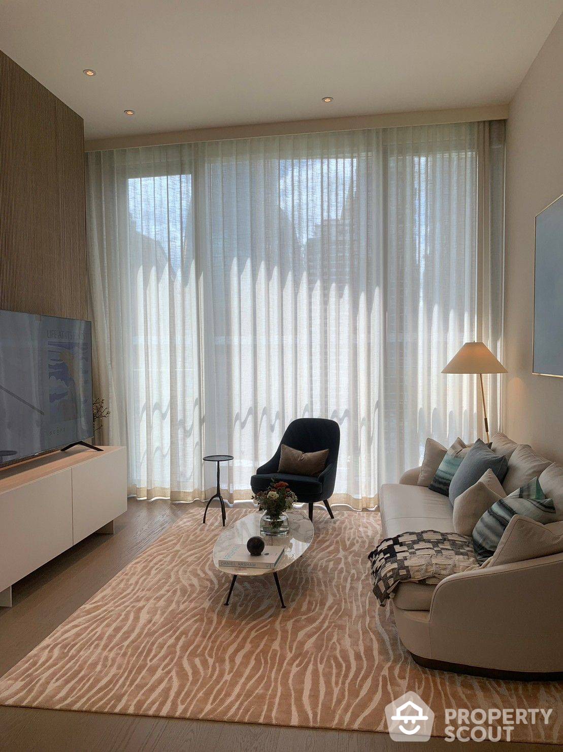 Amazing High Rise 1-BR Condo at Scope Langsuan