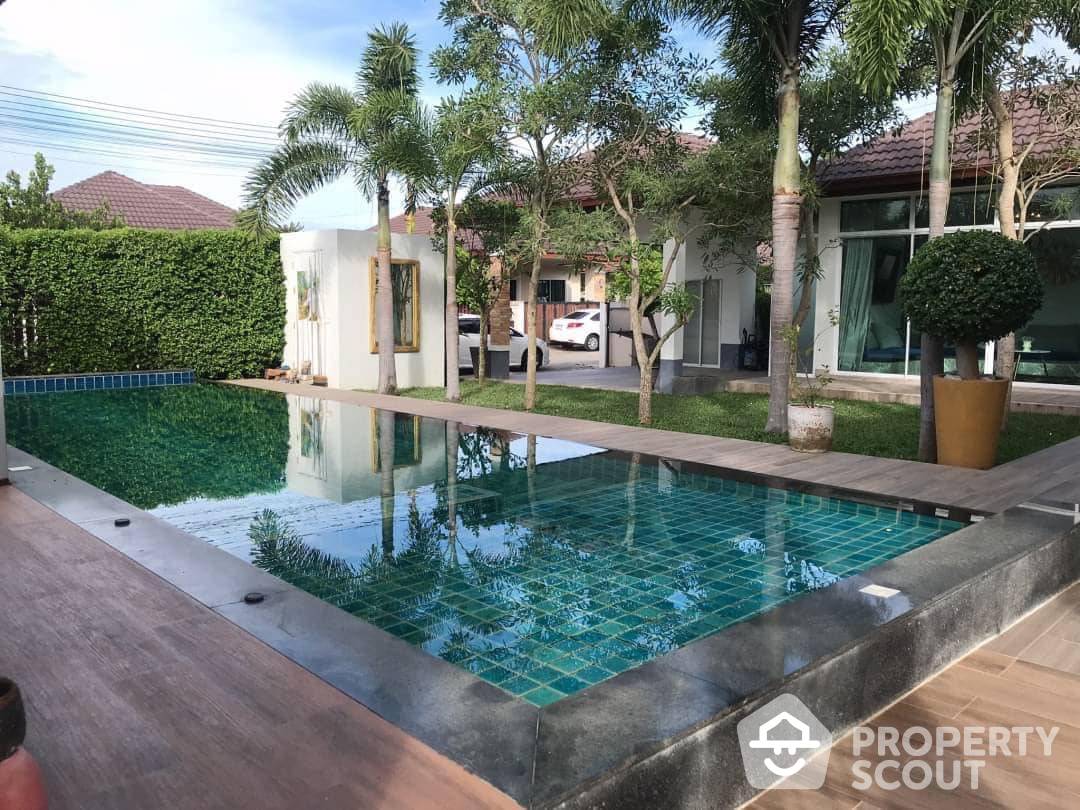 Large 5-BR House