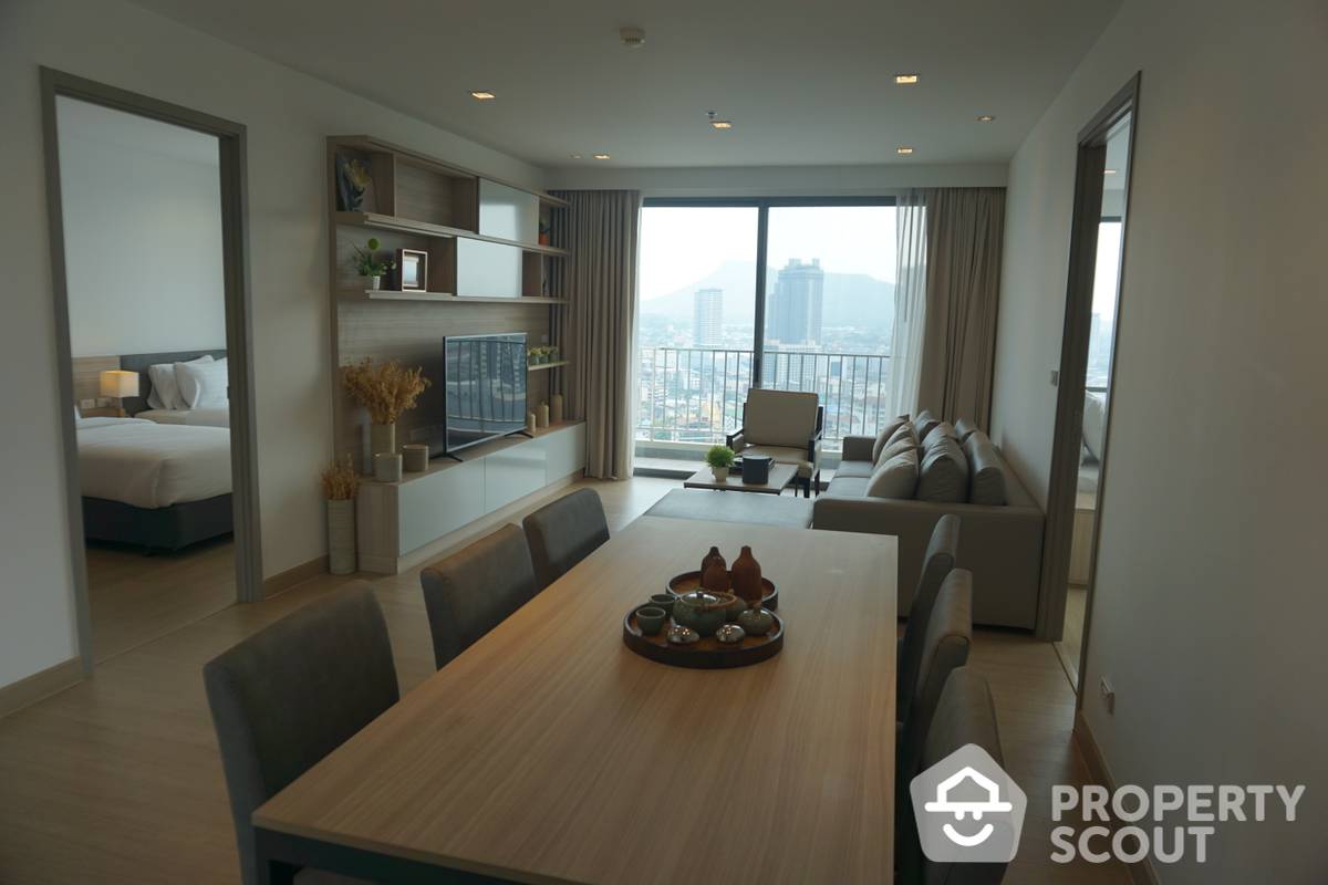 Spectacular High Rise 2-BR Apt.