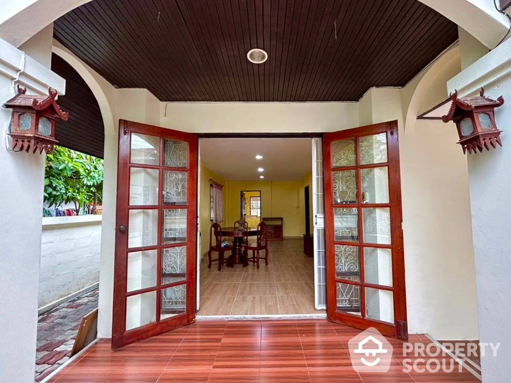 Large 2-BR House