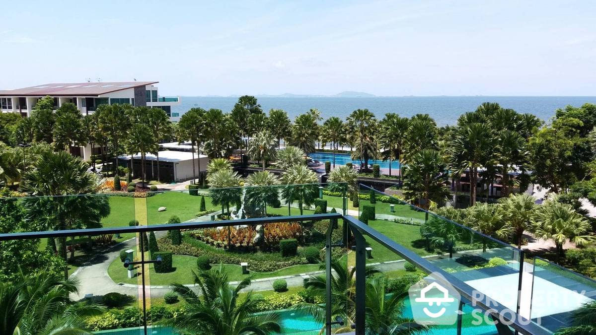 Spacious 1-BR Condo at Casalunar Paradiso