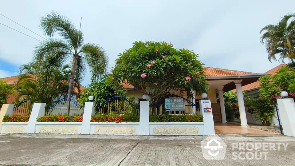 Spacious 3-BR Villa at Eakmongkol Village