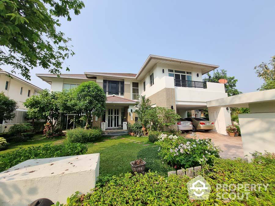 Large 5-BR House at Nusasiri Sathorn-Wongwaen Kalapapreuek