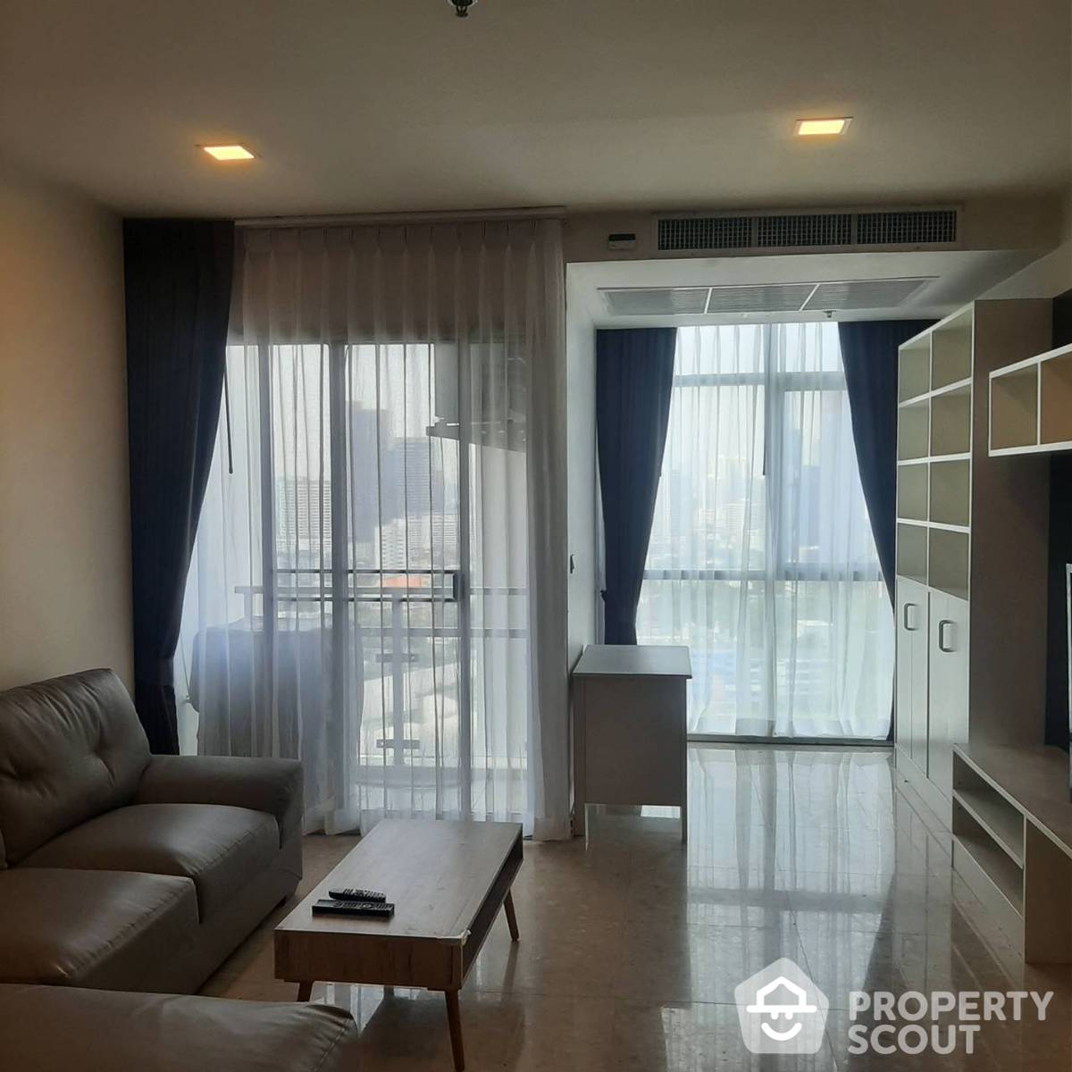 Spectacular High Rise 1-BR Condo