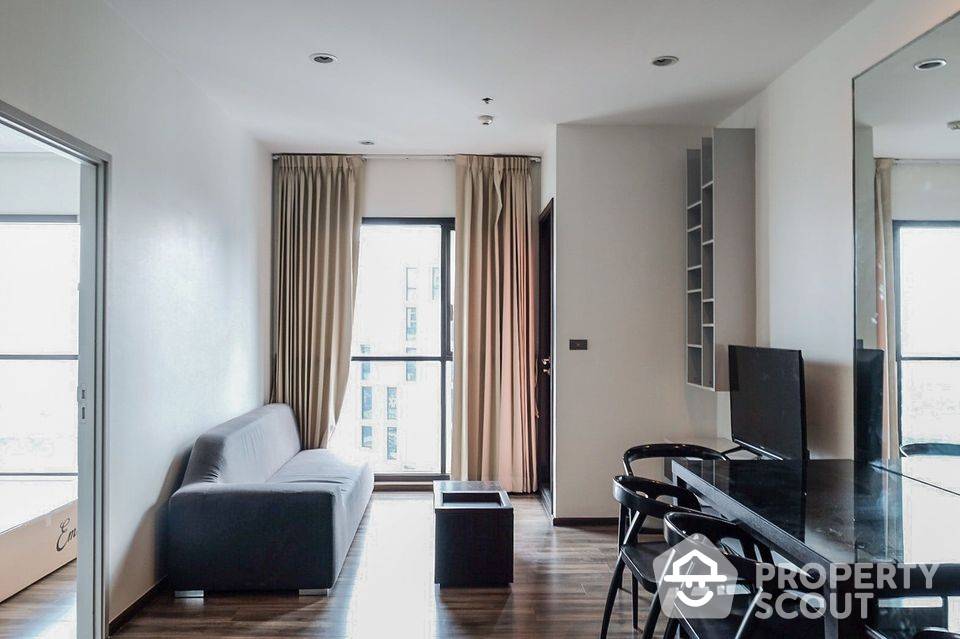 Amazing High Rise 2-BR Condo at Wyne By Sansiri