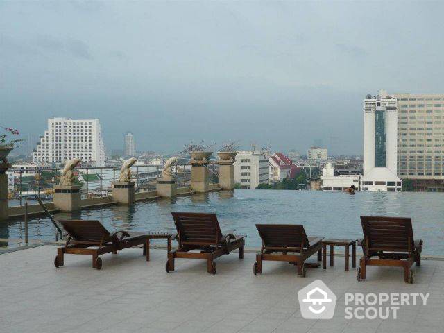 Amazing High Rise 1-BR Condo