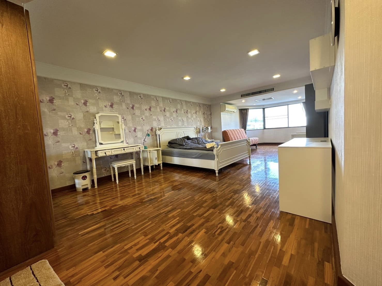 คอนโดให้เช่าและขาย 4 ห้องนอนที่ฮิลไซด์คอนโดมิเนียม 4