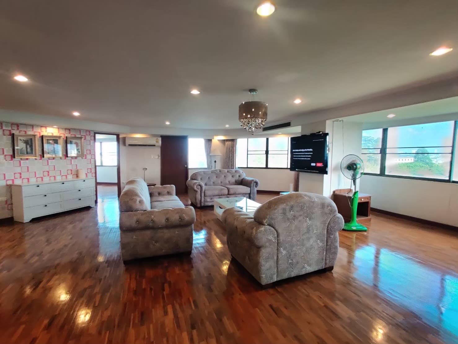คอนโดให้เช่าและขาย 4 ห้องนอนที่ฮิลไซด์คอนโดมิเนียม 4