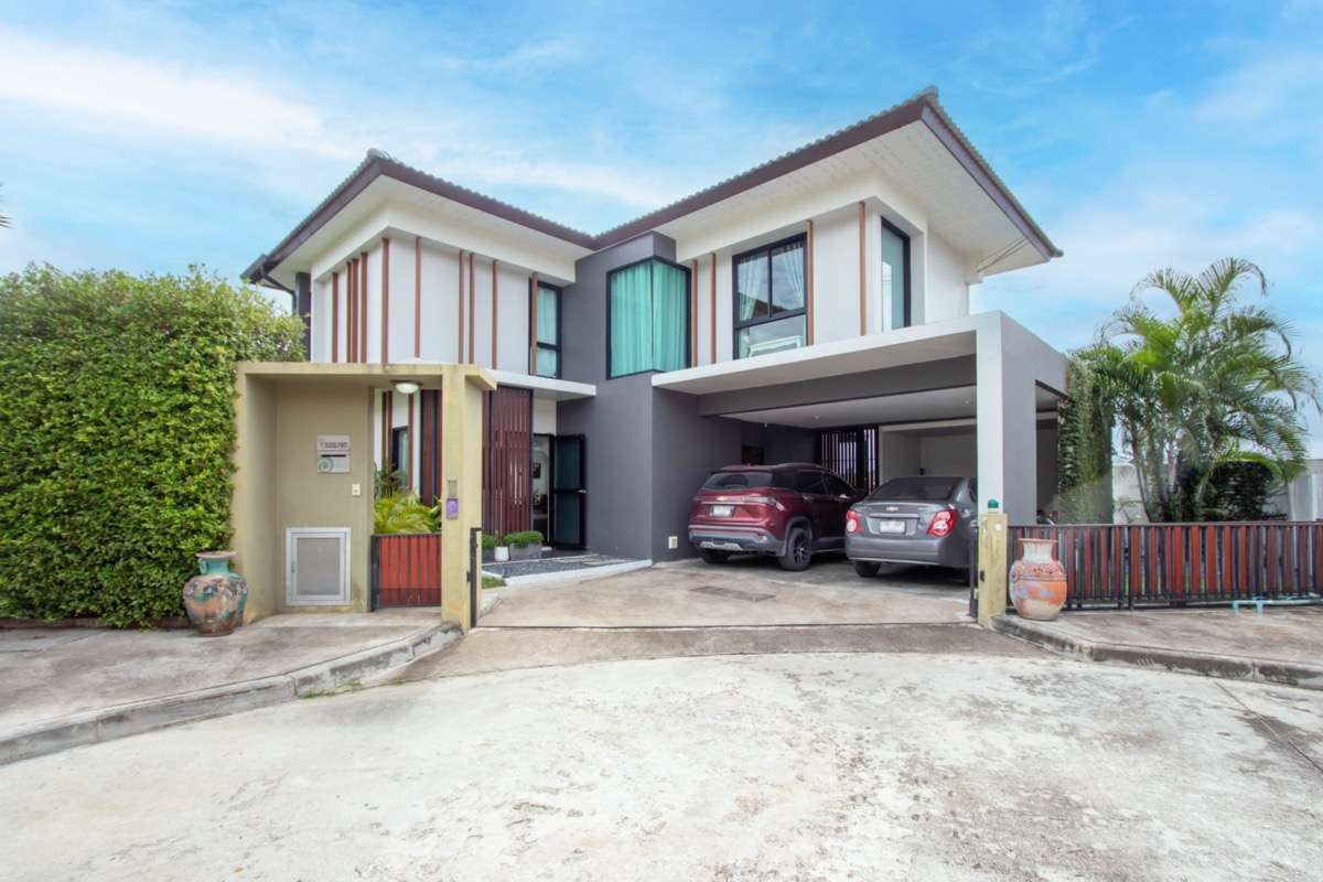Modern Pool Villa :  Ploenchit Collina San Kamphaeng
