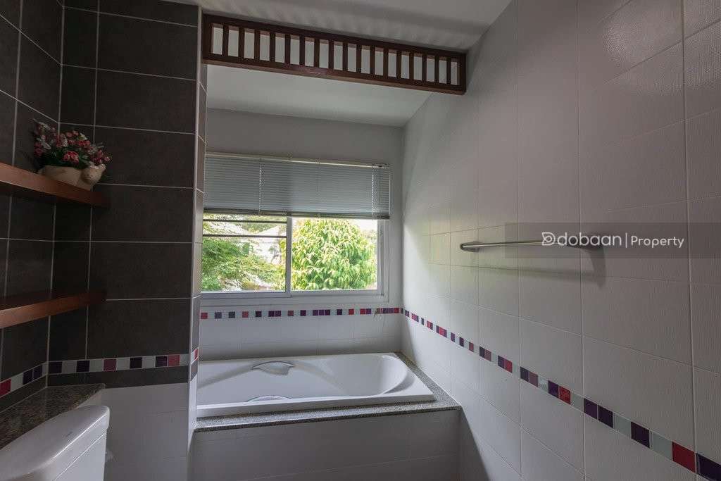 Two-story single house with 5 bedrooms and 6 bathrooms, located in the San Sai area, close to HomePro San Sai.