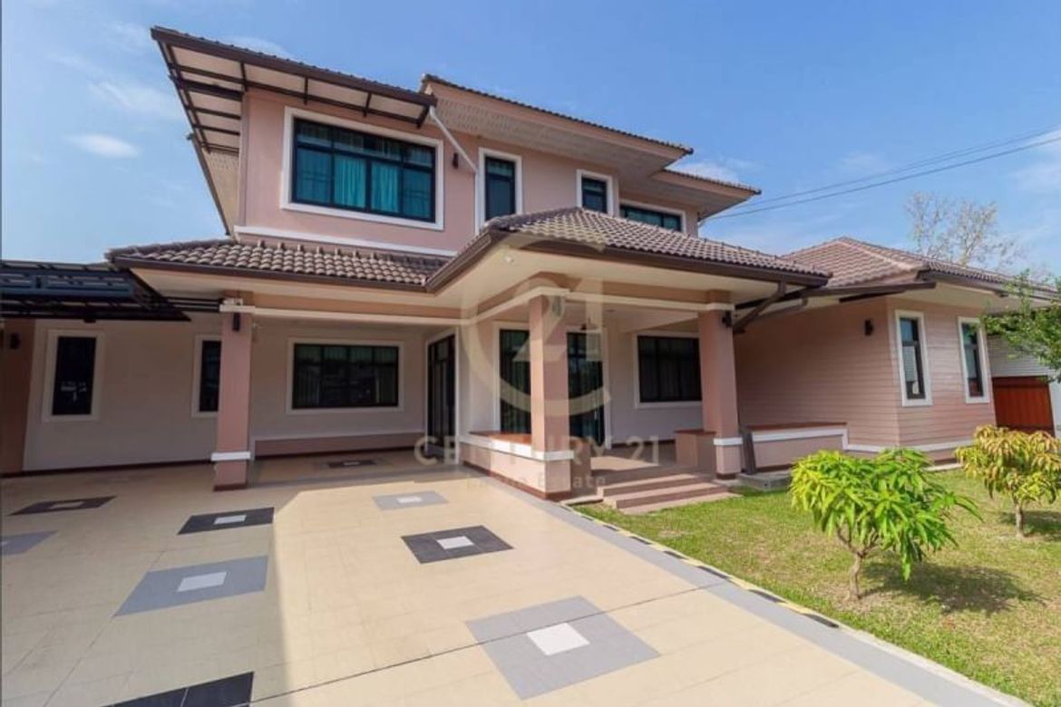 บ้านให้เช่า มีรั้วล้อมรอบ ห่างจากเซ็นทรัลเฟสติวัล 10 นาที