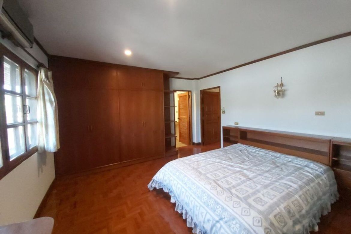Single-family house, single level In the city near Khao Soi Samer Jai