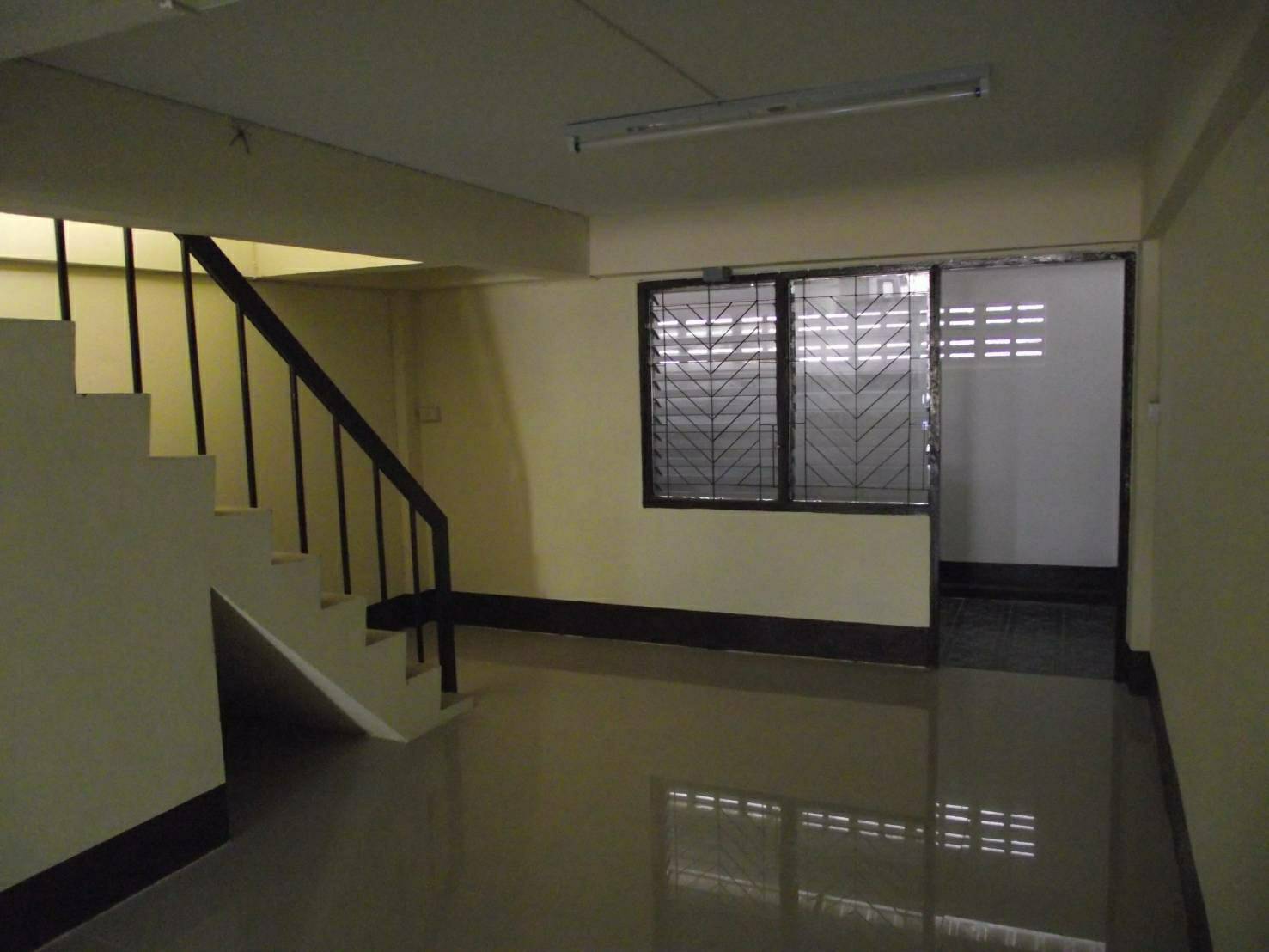 อาคารพาณิชย์ 2 ชั้น 2 ห้องนอน โซนชัยภูมิ