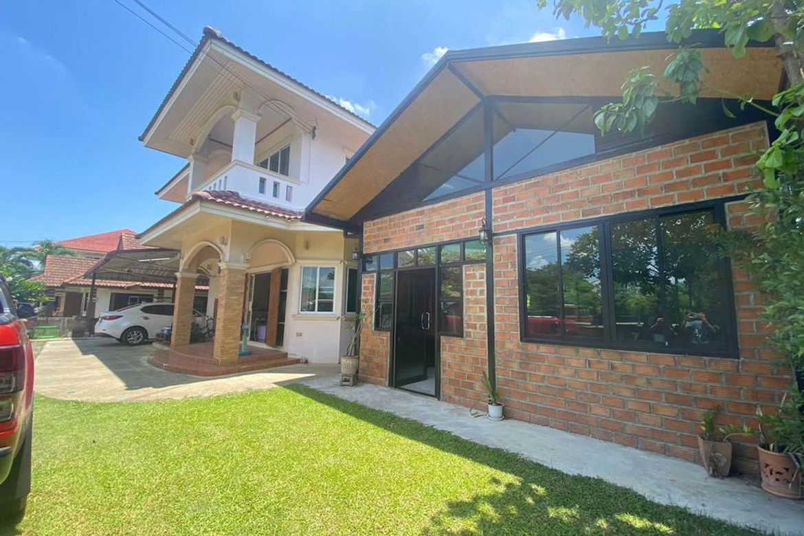5 bedrooms, 4 bathrooms - house