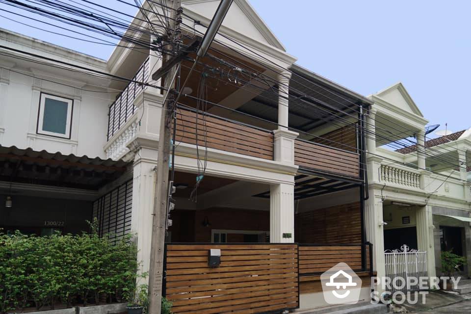 ทาวน์เฮาท์ 3 นอน