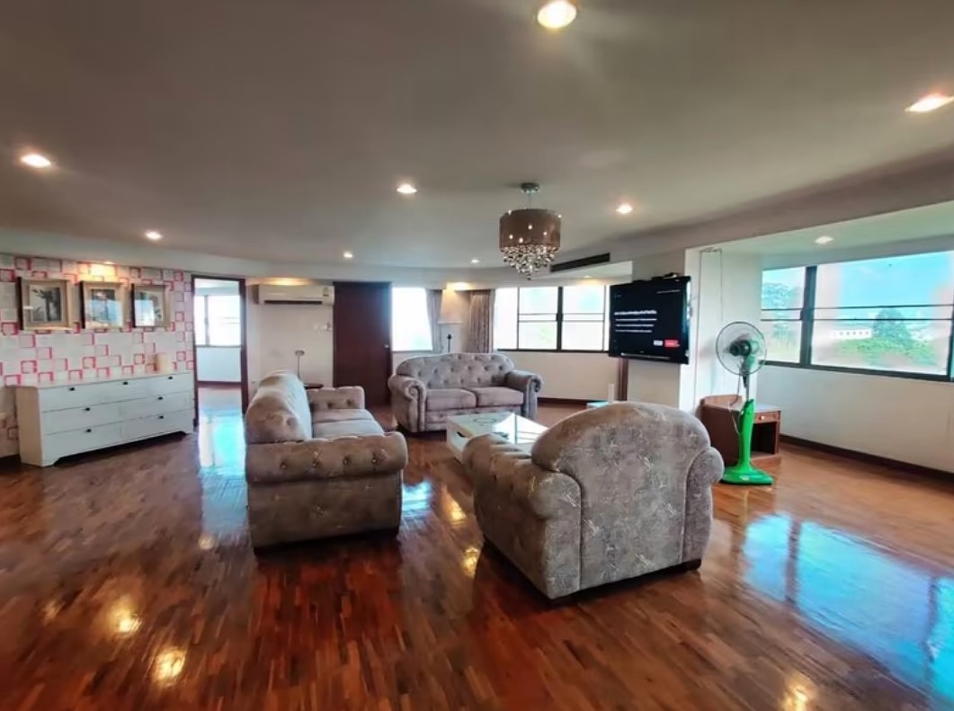 4 Bedroom Condo for Rent/Sale at Hillside 4