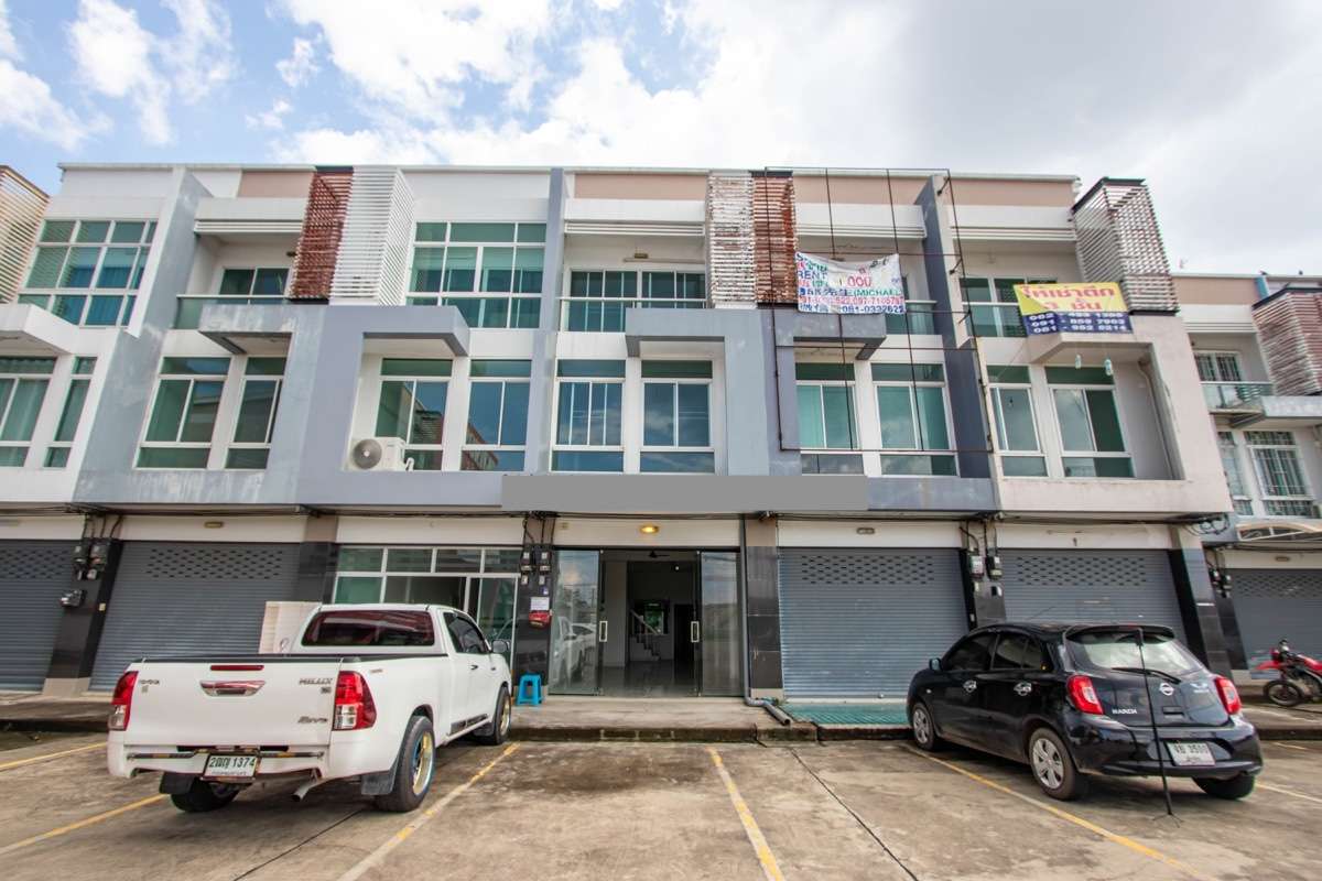 Prime Commercial Property in Sansai – Ideal Business Opportunity!