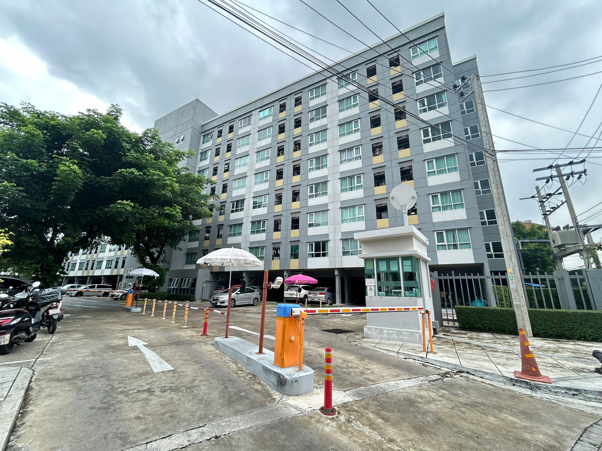 คอนโดมิเนียม : แอสปาย สาทร-ตากสิน (บริคโซน)
