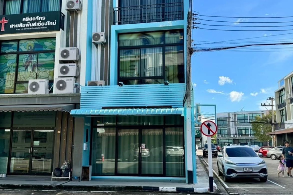 ขายหรือให้เช่าอาคารพาณิชย์ 3 ชั้นในเมืองเชียงใหม่