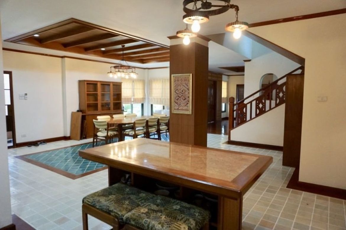 ขายบ้านเดี่ยว 5 ห้องนอน ในเมืองเชียงใหม่