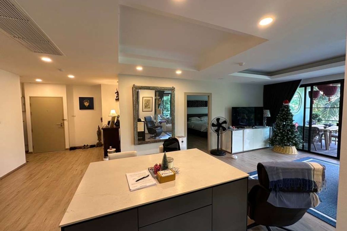 Luxurious 2 bedroom condo, shady, comfortable, mountain view, natural therapy, fully furnished, Chang Phuak subdistrict, Muang Chiang mai district, Ch