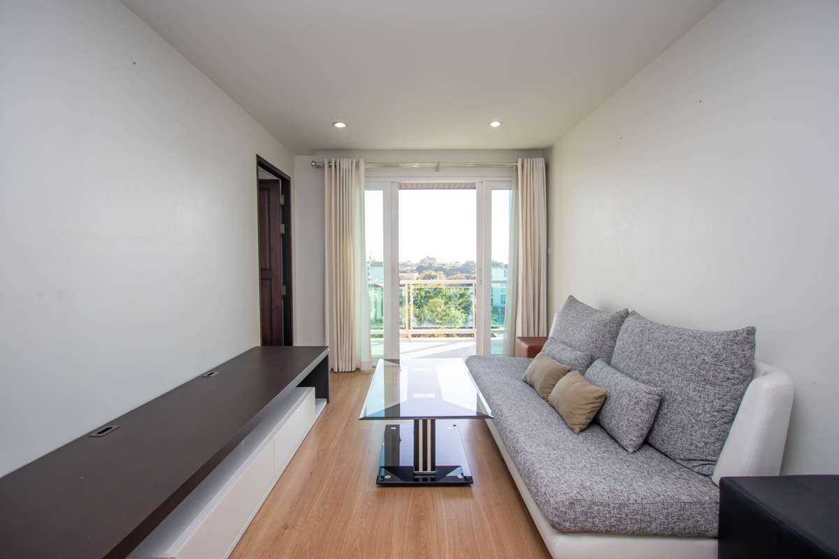 Great Location! Rawee Waree Condo for Sale : Nimmanhaemin