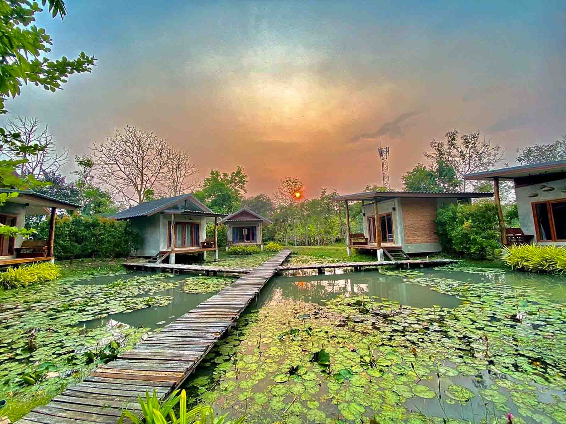 ขายหรือเช่าวิลล่ารีสอร์ทและร้านอาหาร 5 แห่งในสันกำแพง