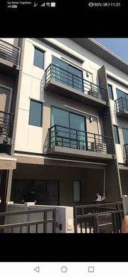 C2356 ให้เช่าทาวน์โฮม 3 ชั้น โครงการบ้านกลางเมืองปิ่นเกล้า จรัญ  ใกล้ช่างชุ่ย