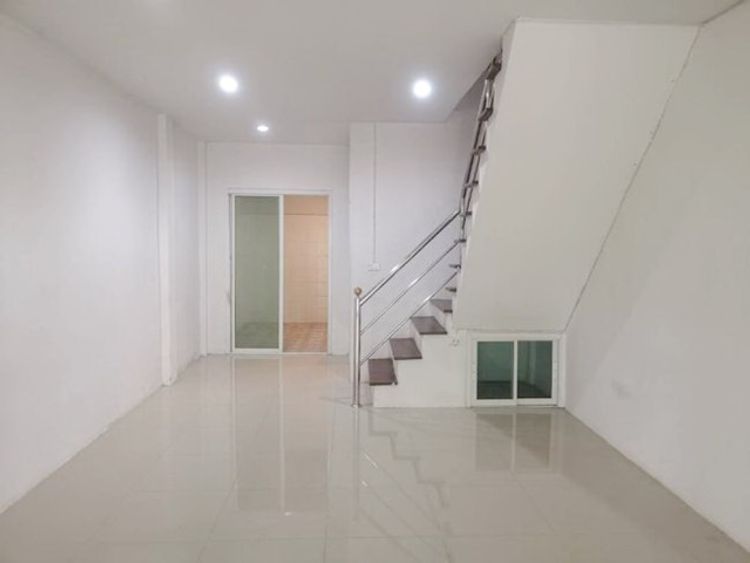 ตลาดยิ่งเจริญ สะพานใหม่ BTSให้เช่าทาวน์โฮม 3ชั้นสายไหม  พหลโยธิน 50-52, ภาพที่ 4