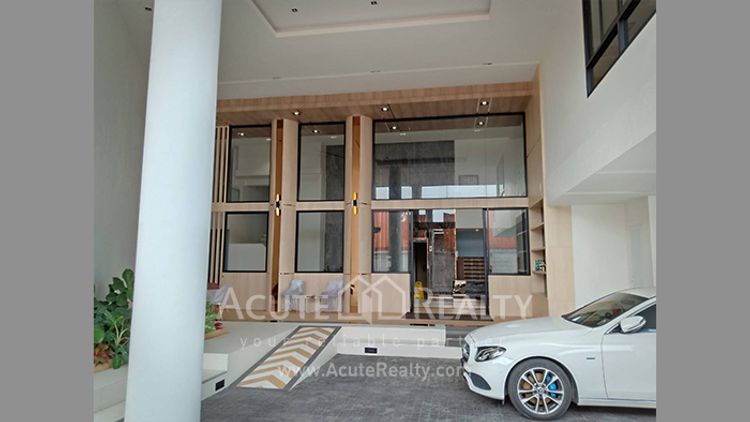 โรงแรมสร้างใหม่สำหรับขายบนเส้นถนนสุขสวัสดิ์, โรงแรมติดแม่น้ำเจ้าพระยา, ภาพที่ 4