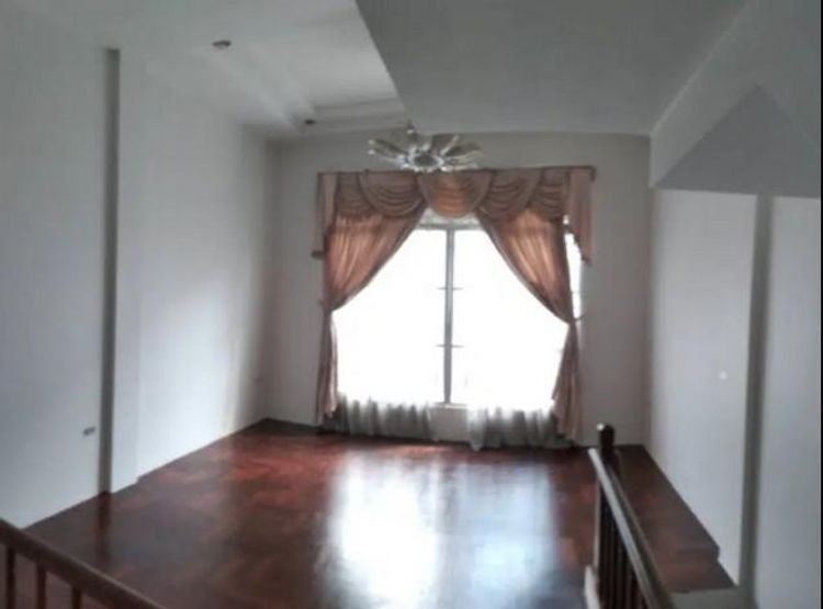 ให้เช่าทาวน์โฮม 3 ชั้น 3 ห้องนอน โครงการบ้านกลางเมืองโชคชัย 4, ภาพที่ 4
