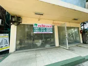 ขายอาคาร 4.5 ชั้น มีดาดฟ้า พร้อมบ้านและที่ดินติดกับอาคาร ทำเลดีมาก ริมถนนประชาชื่น เดินทางสะดวก