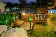 A8MG1898 ให้เช่า Guesthouse 5 หลังประกอบด้วย 9 ห้องนอน 11 ห้องน้ำ บนเนื้อที่ 301 ตรว. ให้เช่าราคา 22,500 บาท / เดือน